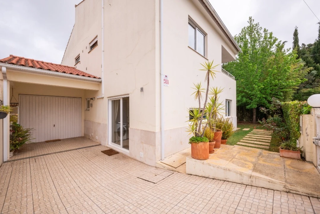 Moradia T5 para Venda em Cernache Foto 36