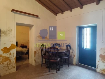 Moradia T1 para Venda em Pias