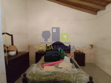 Moradia T1 para Venda em Pias