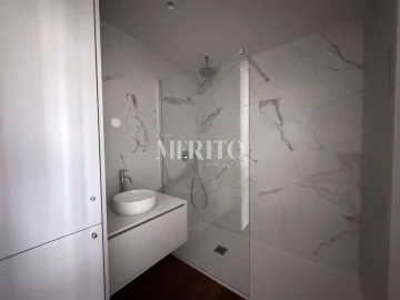 Apartamento T1 para Venda em Urgezes