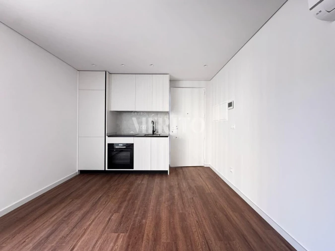 Apartamento T1 para Venda em Urgezes Foto 2