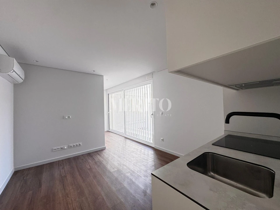 Apartamento T1 para Venda em Urgezes Foto 1