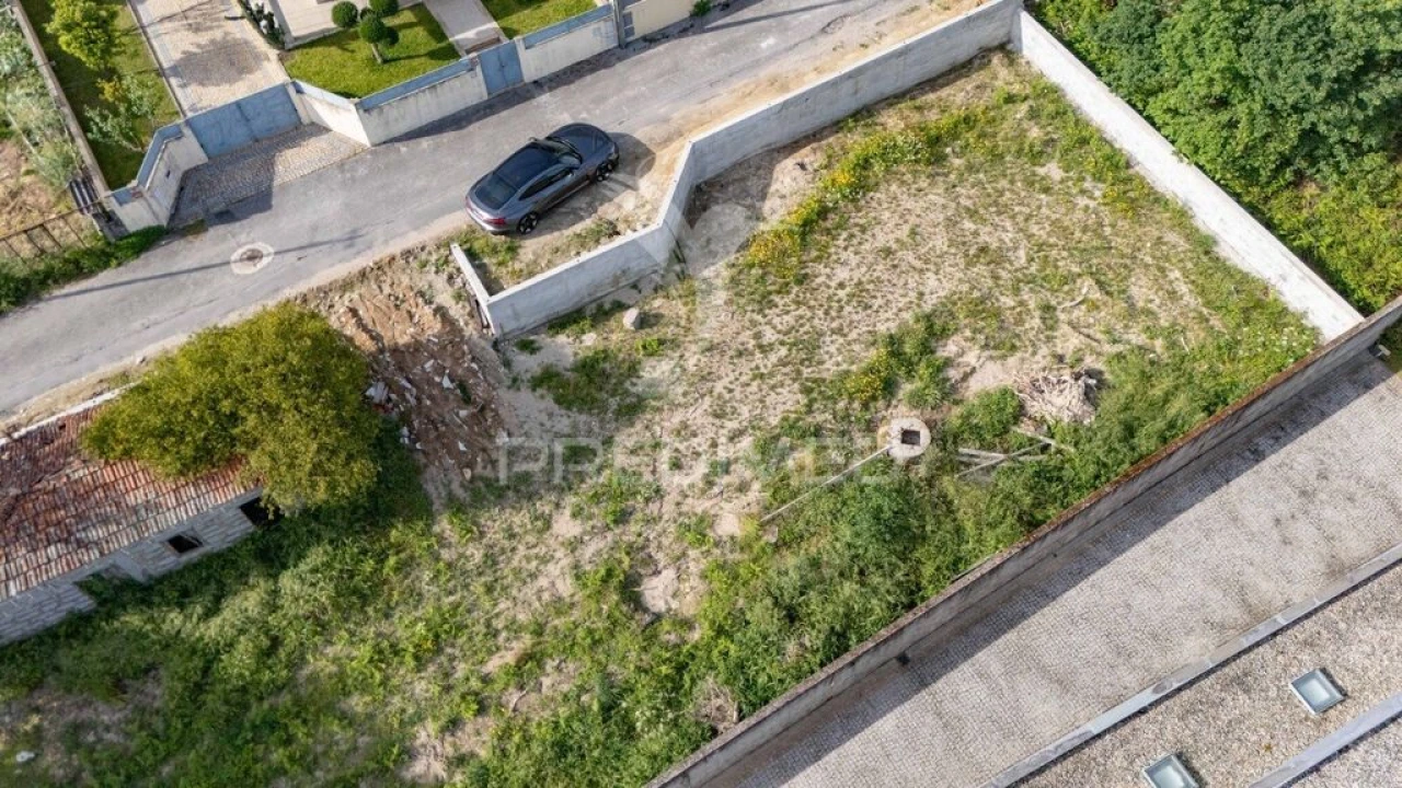 Terreno para Venda em Vila Verde e Barbudo Foto 2