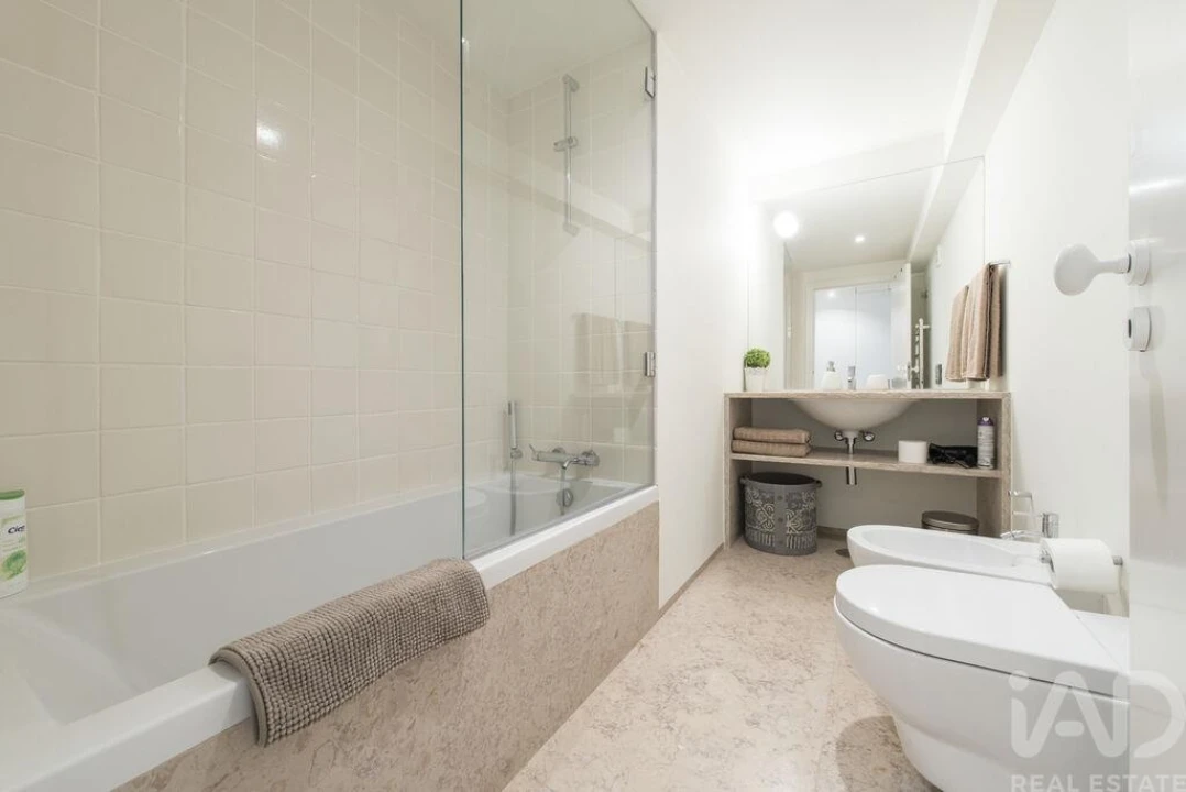 Apartamento T1 para Arrendamento em Santo António Foto 17