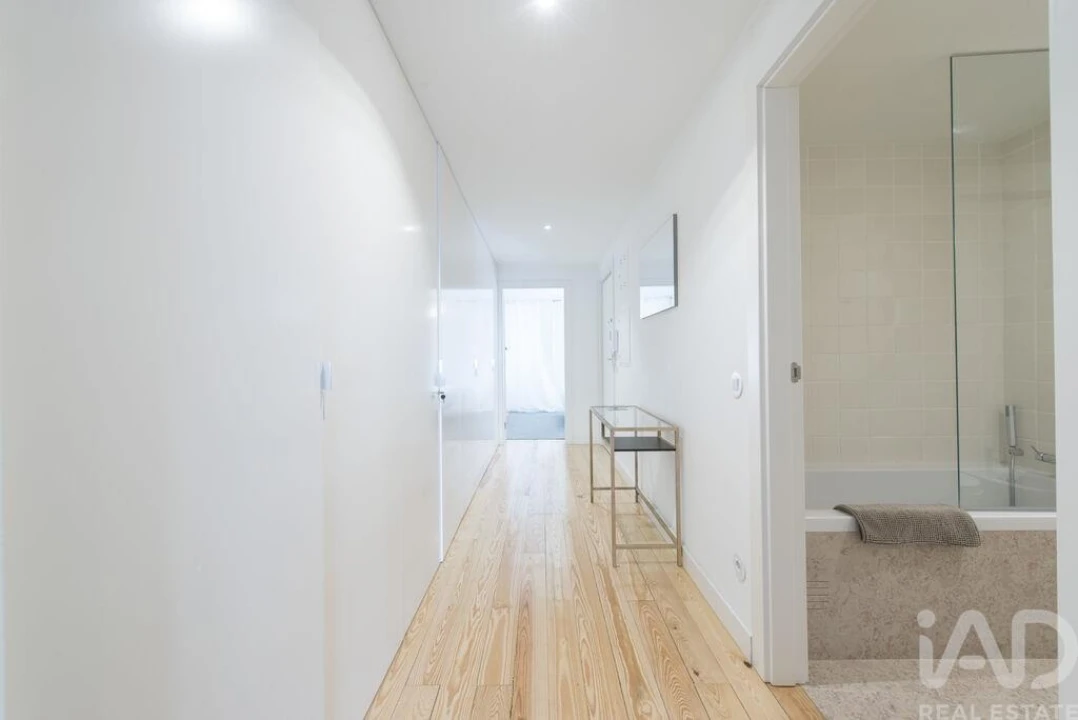 Apartamento T1 para Arrendamento em Santo António Foto 19