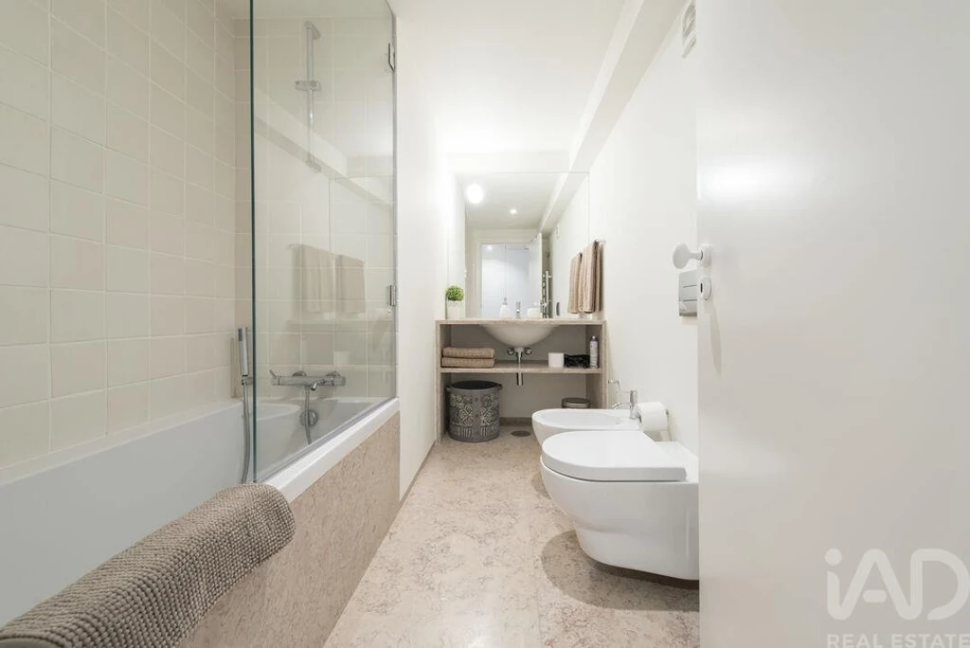 Apartamento T1 para Arrendamento em Santo António Foto 16