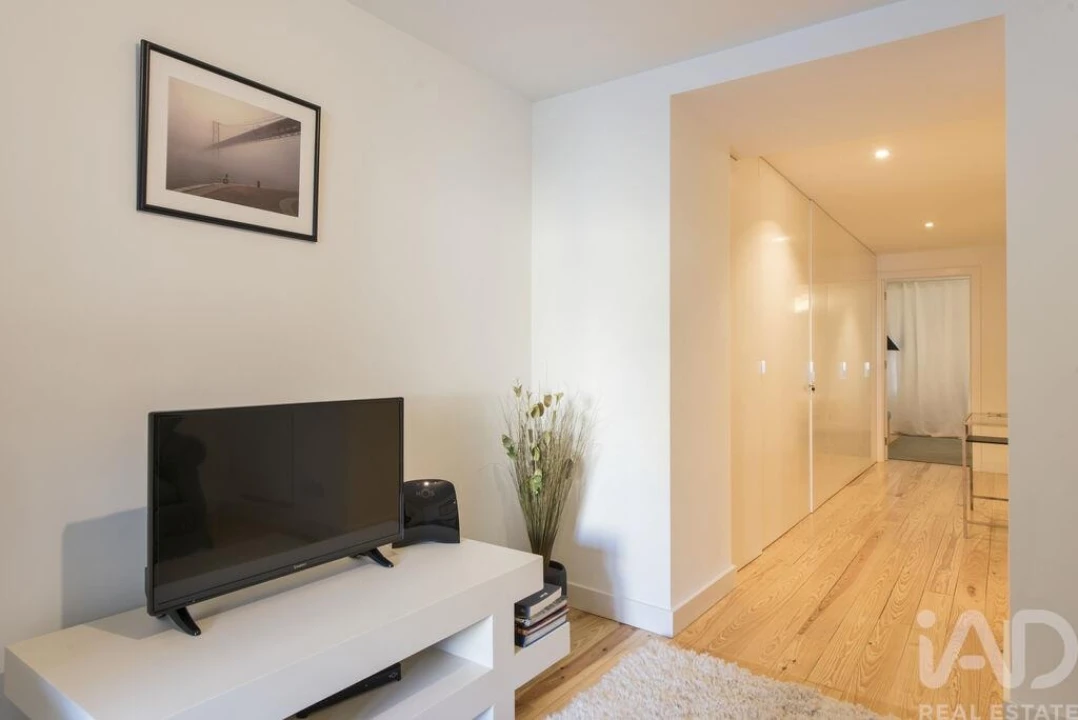 Apartamento T1 para Arrendamento em Santo António Foto 4