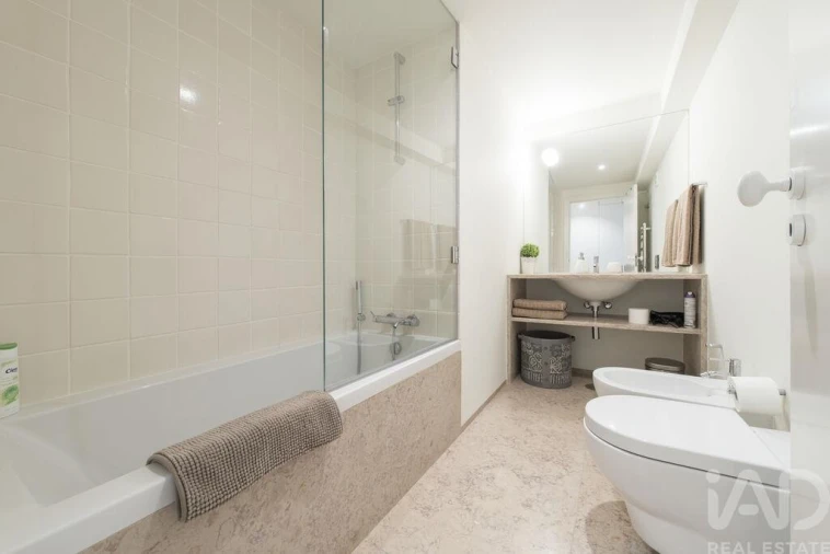 Apartamento T1 para Arrendamento em Santo António Foto 17