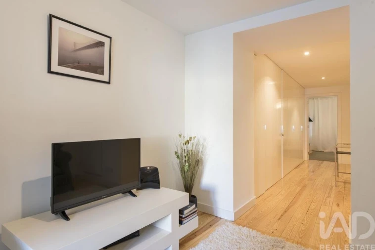 Apartamento T1 para Arrendamento em Santo António Foto 4