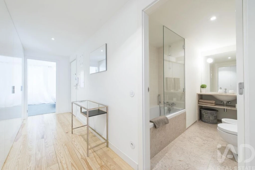 Apartamento T1 para Arrendamento em Santo António Foto 18