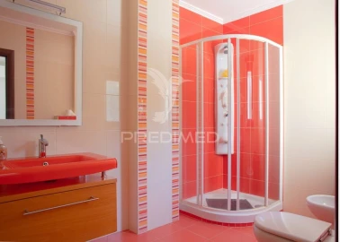 Moradia T4 para Venda em Além da Ribeira e Pedreira