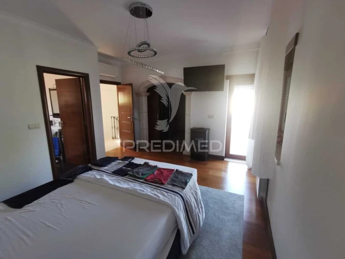 Moradia T4 para Venda em Além da Ribeira e Pedreira Foto 10