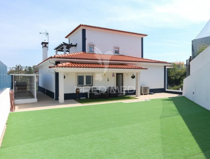Moradia T4 para Venda em Além da Ribeira e Pedreira Foto 8