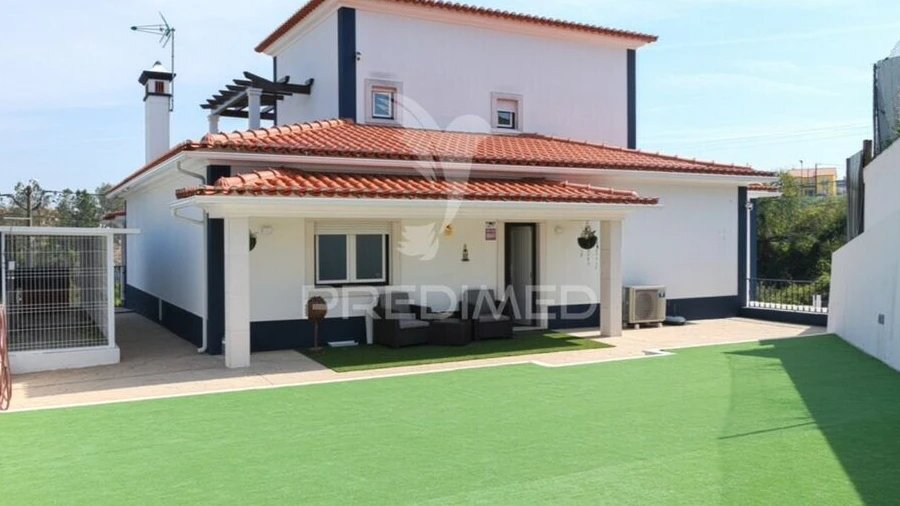 Moradia T4 para Venda em Além da Ribeira e Pedreira