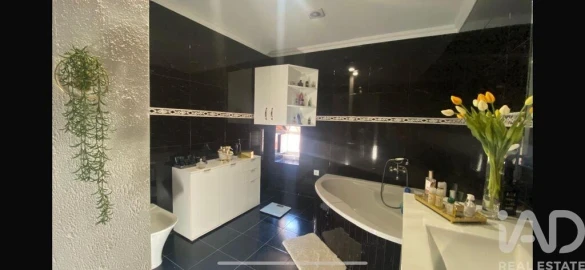 Moradia T6 para Venda em Galveias