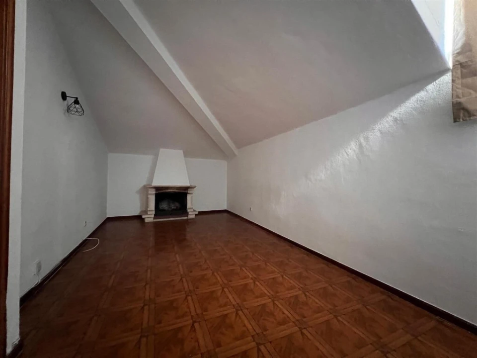 Apartamento T1 para Arrendamento em São Martinho de Árvore e Lamarosa Foto 2