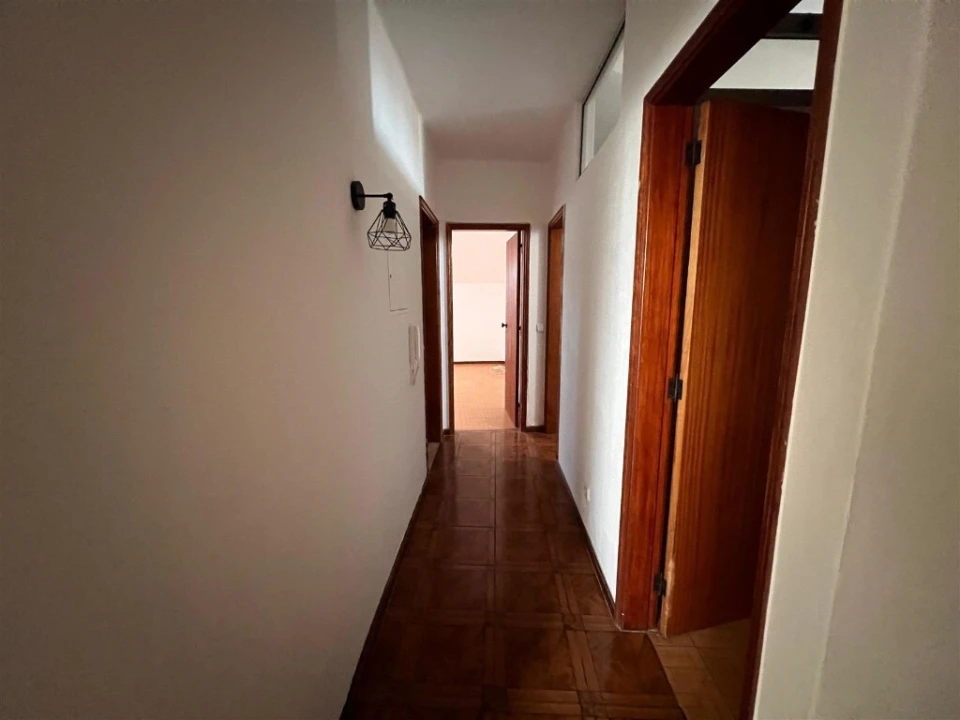 Apartamento T1 para Arrendamento em São Martinho de Árvore e Lamarosa Foto 5