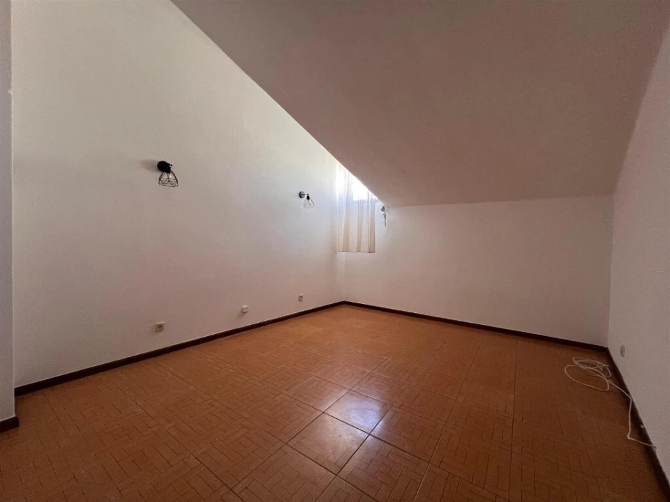 Apartamento T1 para Arrendamento em São Martinho de Árvore e Lamarosa Foto 1