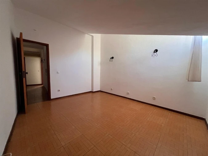 Apartamento T1 para Arrendamento em São Martinho de Árvore e Lamarosa Foto 3