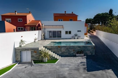 Moradia T5 para Venda em Carriço