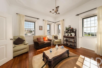 Moradia T5 para Venda em Turcifal