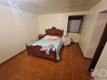 Moradia T4 para Venda em Santa Marta de Portuzelo