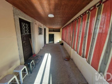 Moradia T4 para Venda em Santa Marta de Portuzelo