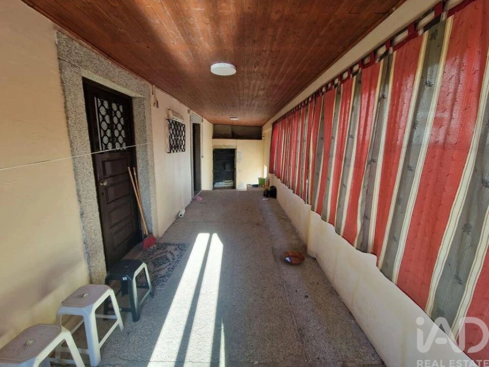 Moradia T4 para Venda em Santa Marta de Portuzelo Foto 35