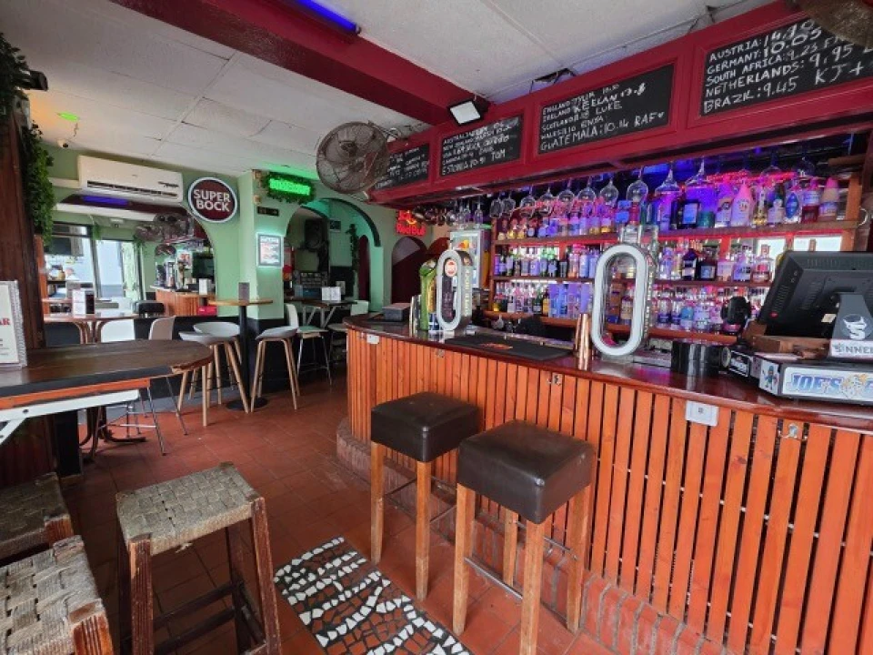 Prédio para Venda em Lagos (São Sebastião e Santa Maria) Foto 14