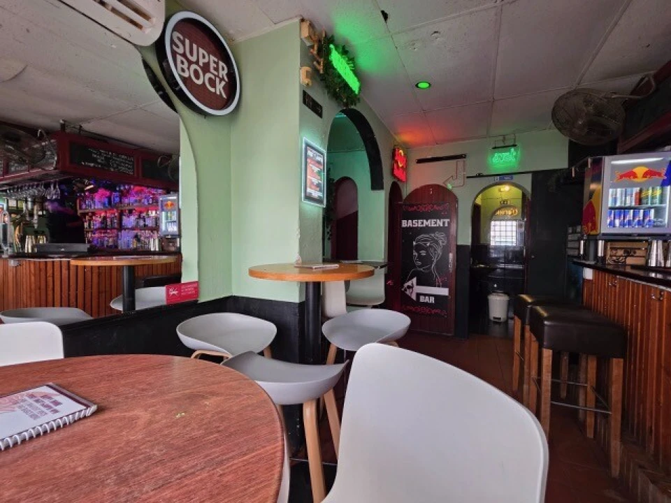 Prédio para Venda em Lagos (São Sebastião e Santa Maria) Foto 12