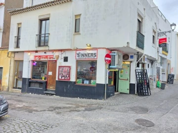 Prédio para Venda em Lagos (São Sebastião e Santa Maria)