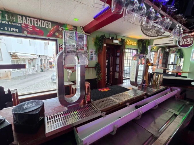 Prédio para Venda em Lagos (São Sebastião e Santa Maria) Foto 13