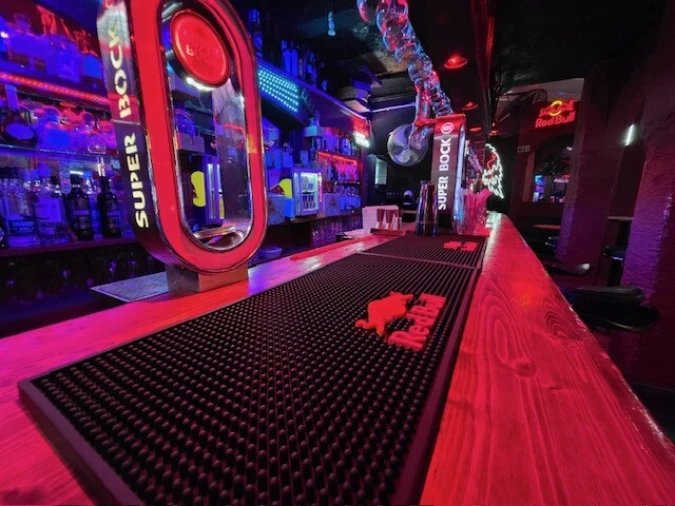 Prédio para Venda em Lagos (São Sebastião e Santa Maria) Foto 6