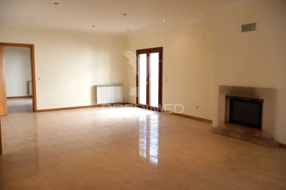 Moradia T4 para Venda em Arrimal e Mendiga