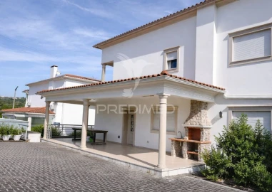 Moradia T4 para Venda em Arrimal e Mendiga