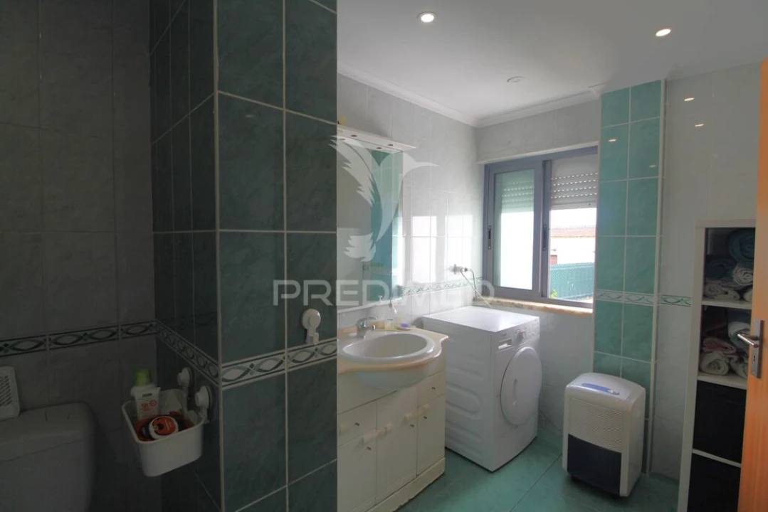 Apartamento T2 para Venda em Sarilhos Grandes Foto 20