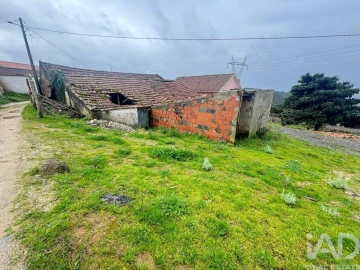 Moradia T3 para Venda em Maxial e Monte Redondo