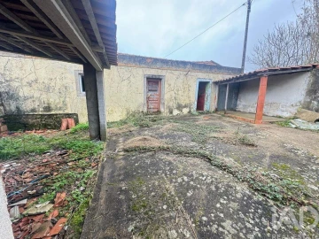 Moradia T3 para Venda em Maxial e Monte Redondo