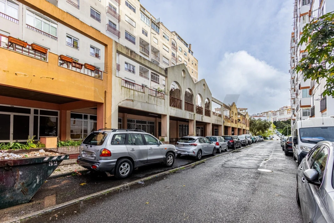 Apartamento T2 para Venda em Massamá e Monte Abraão Foto 33