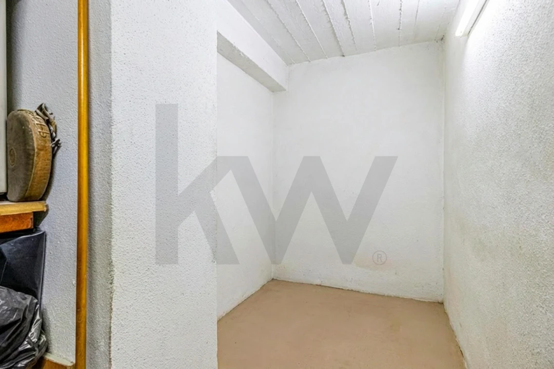 Apartamento T2 para Venda em Massamá e Monte Abraão Foto 27