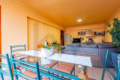 Apartamento T2 para Venda em Massamá e Monte Abraão