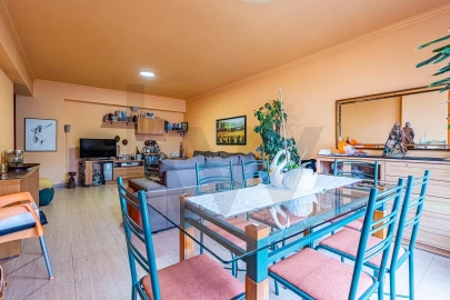 Apartamento T2 para Venda em Massamá e Monte Abraão