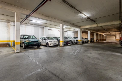 Apartamento T2 para Venda em Massamá e Monte Abraão