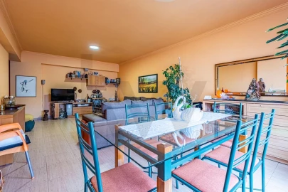Apartamento T2 para Venda em Massamá e Monte Abraão