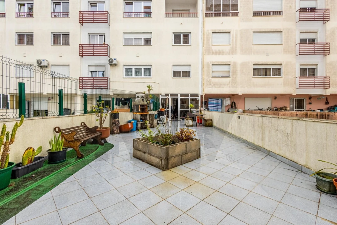 Apartamento T2 para Venda em Massamá e Monte Abraão Foto 15