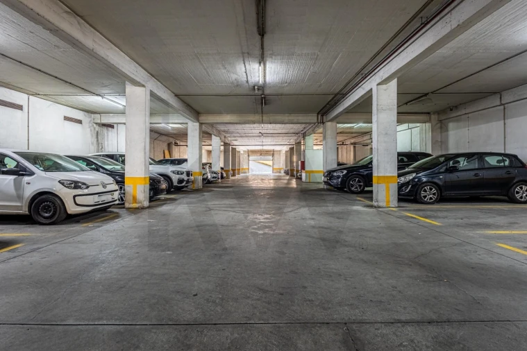 Apartamento T2 para Venda em Massamá e Monte Abraão Foto 25