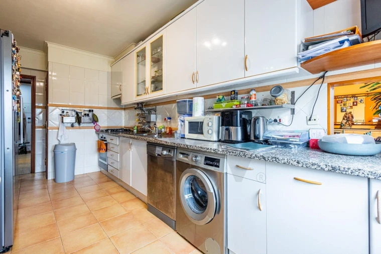 Apartamento T2 para Venda em Massamá e Monte Abraão Foto 17