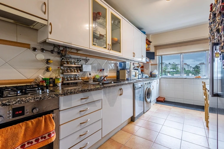 Apartamento T2 para Venda em Massamá e Monte Abraão Foto 6