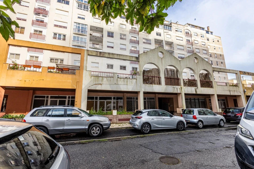 Apartamento T2 para Venda em Massamá e Monte Abraão Foto 31