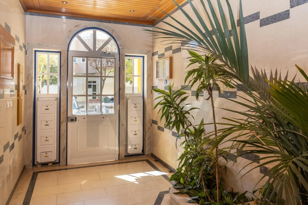 Apartamento T2 para Arrendamento em Costa da Caparica Foto 2